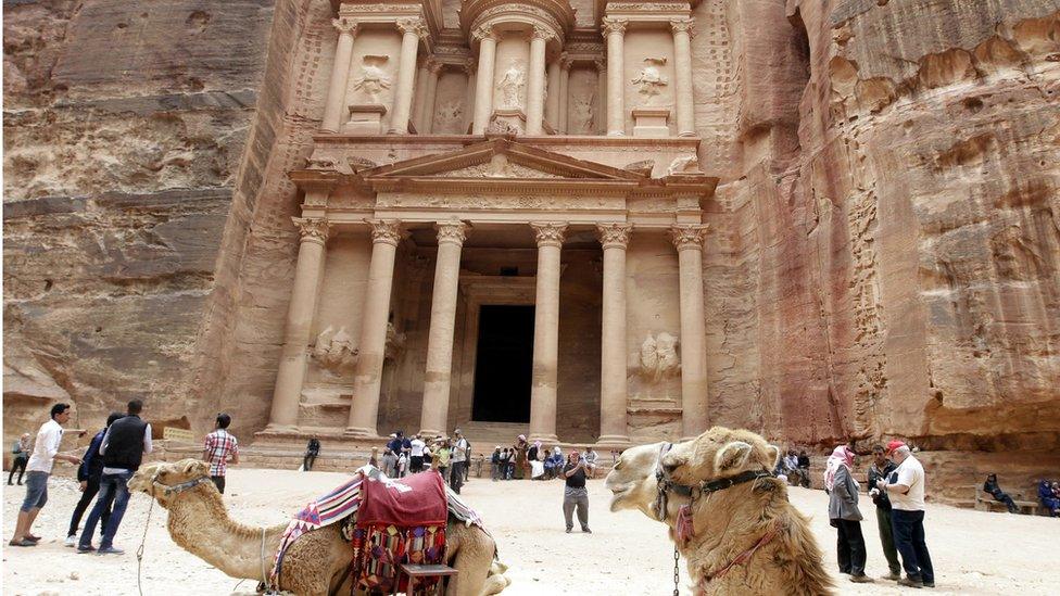 86647242_jordan_petra