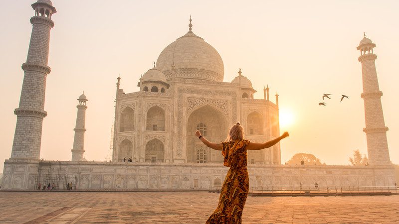 Intrepid Travel india_taj mahal_traveller sunrise