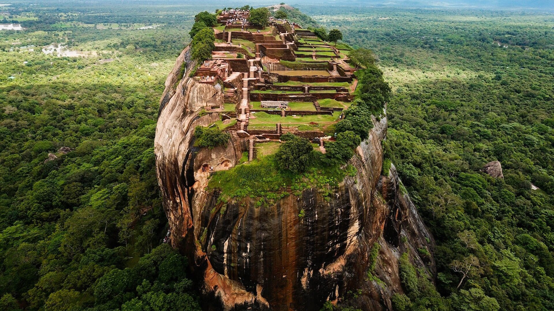Sigiriya Sri Lanka min edited 1