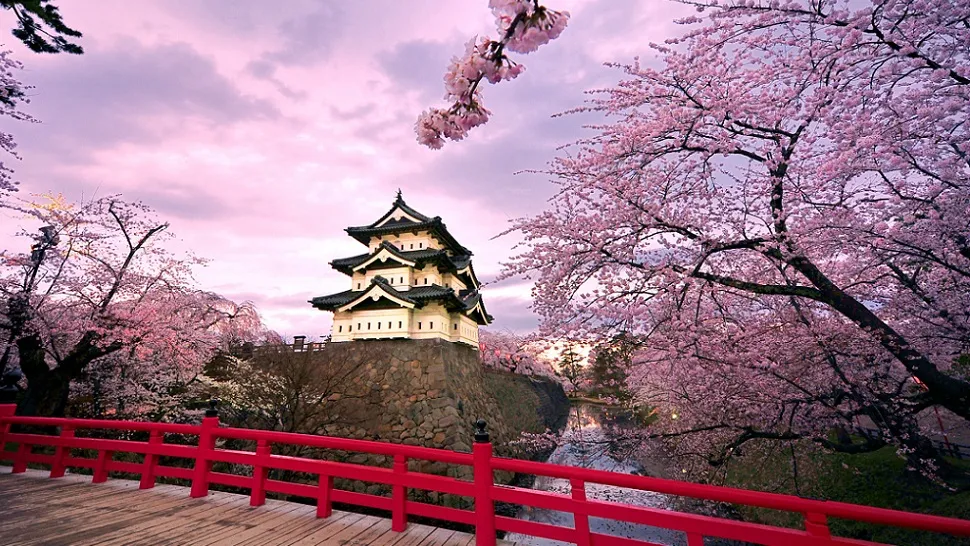 hirosaki castle japan